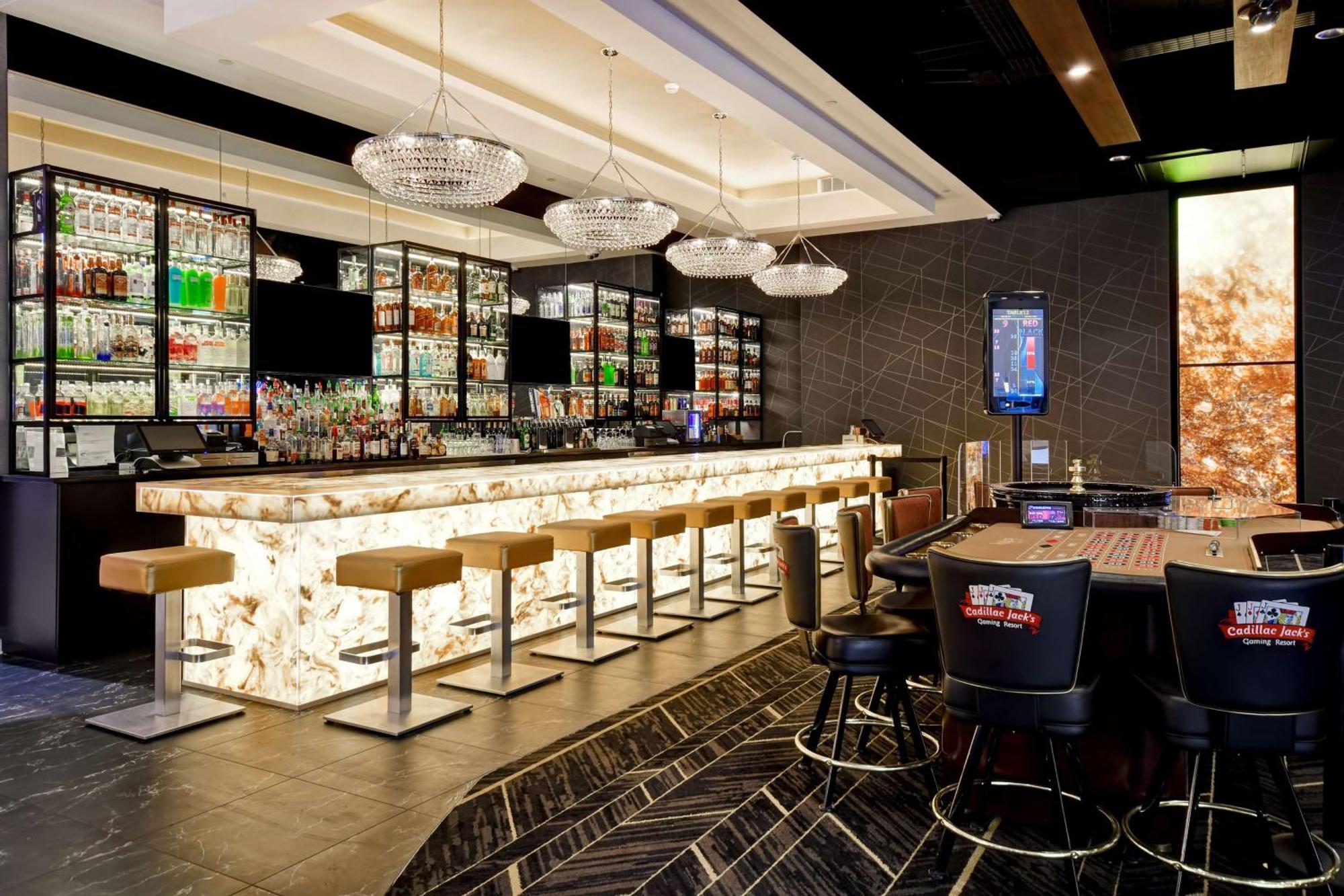 Doubletree By Hilton Deadwood At Cadillac Jack'S Exterior photo