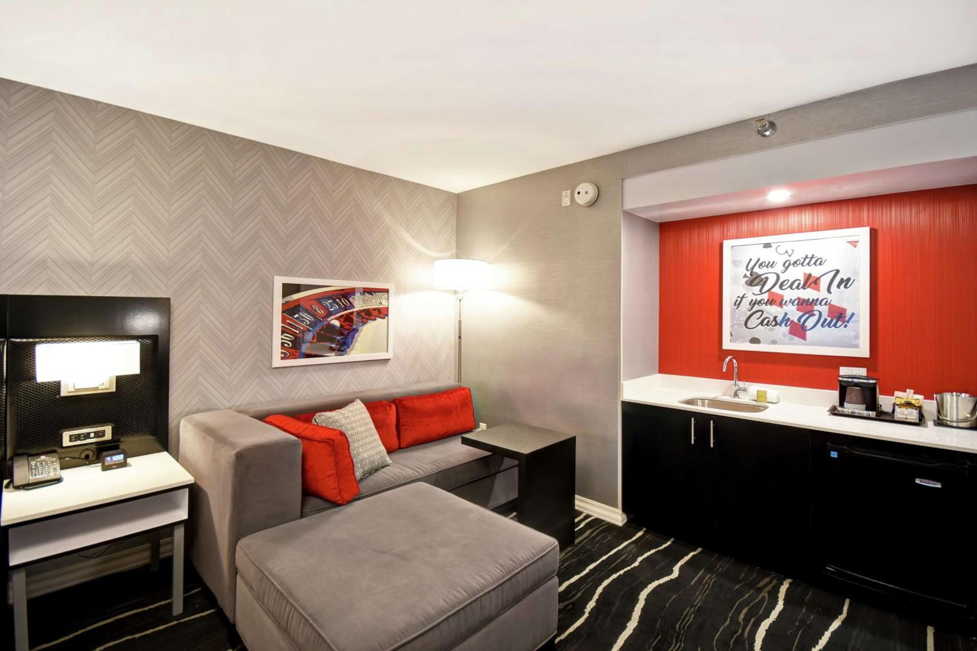 Doubletree By Hilton Deadwood At Cadillac Jack'S Exterior photo
